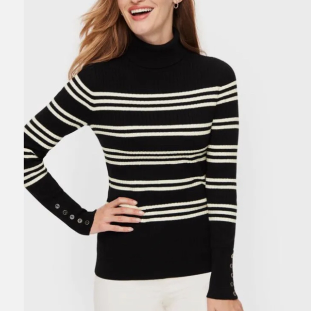 Talbots Ribbed button cuff turtleneck. Worn 2x at the most l‎